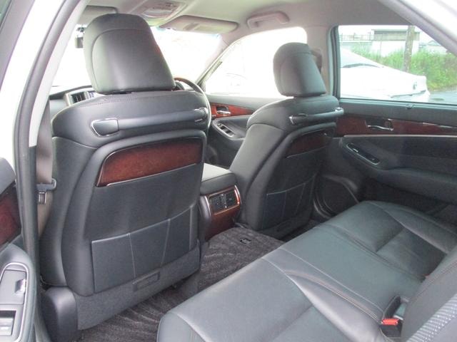 Toyota CROWN MAJESTA 2014 — фото автомобиля 1