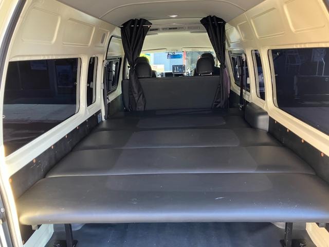 Toyota HIACE VAN 2023 — фото автомобиля 1