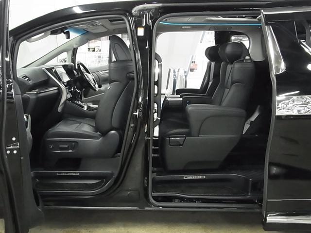 Toyota VELLFIRE 2018 — фото автомобиля 1