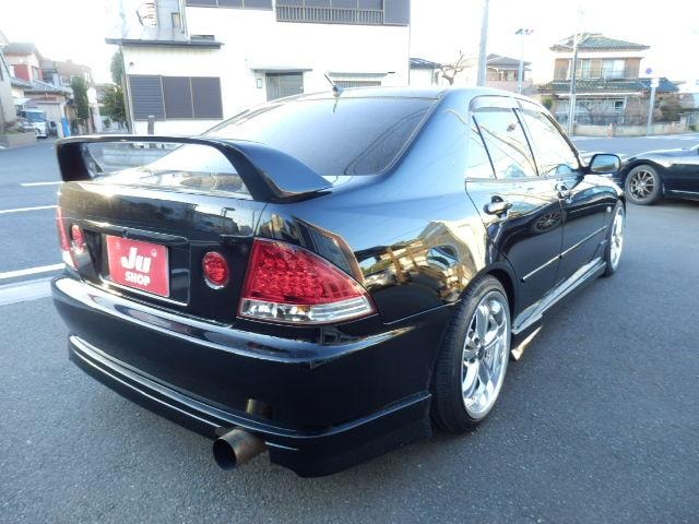 Toyota ALTEZZA 2005 — фото автомобиля 1
