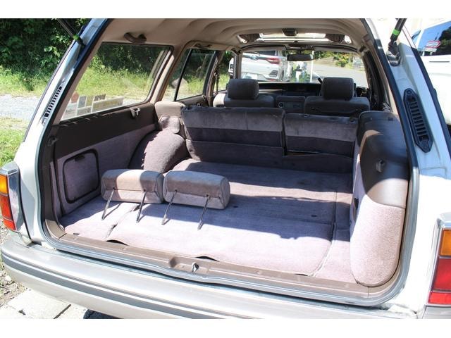 Toyota CROWN STATIONWAGON 1991 — фото автомобиля 1