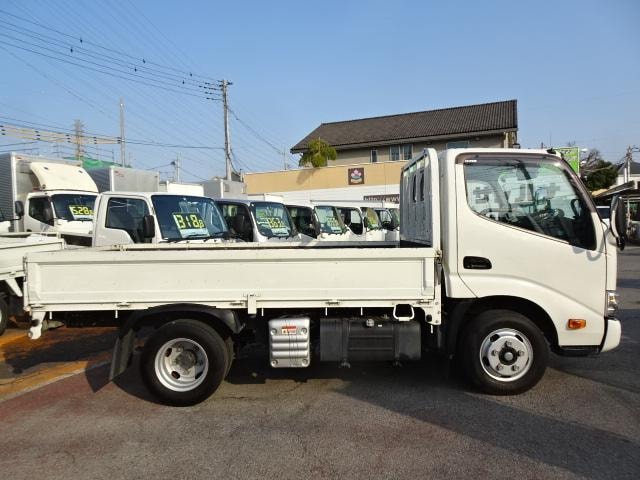 Hino DUTRO 2022 — фото автомобиля 1
