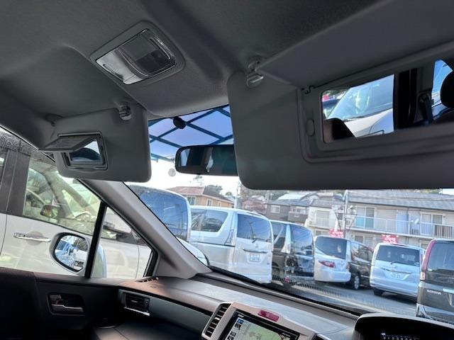 Honda FREED 2013 — фото автомобиля 1