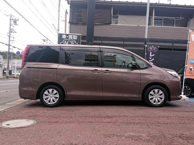 Toyota NOAH 2016 — фото автомобиля 1