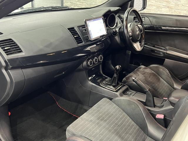 Mitsubishi LANCER 2015 — фото автомобиля 1