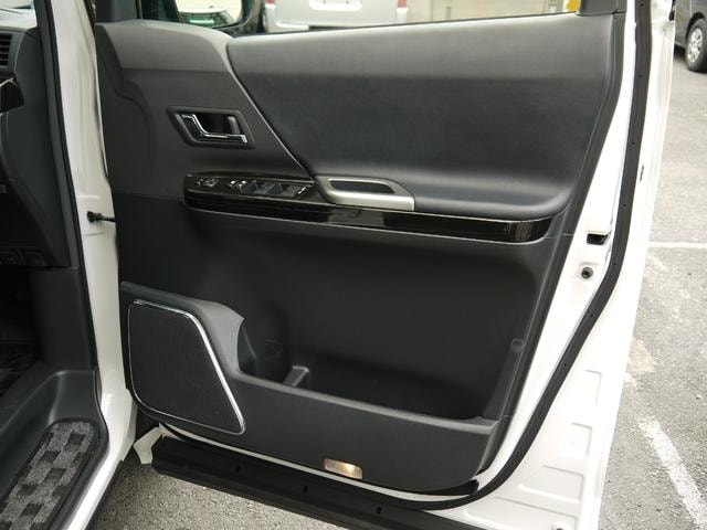 Toyota VELLFIRE 2013 — фото автомобиля 1