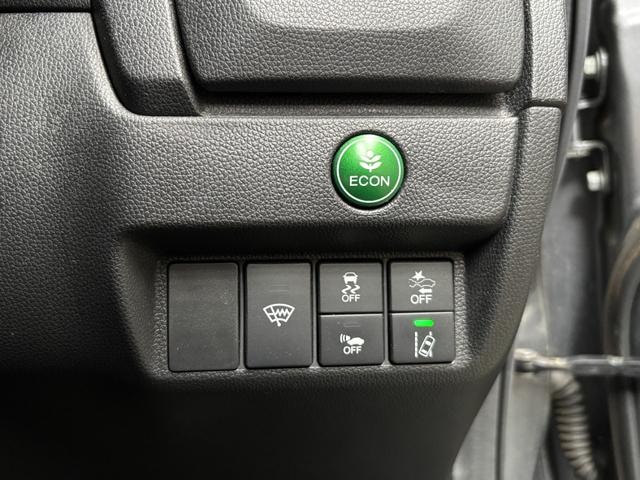 Honda FIT HYBRID 2018 — фото автомобиля 1