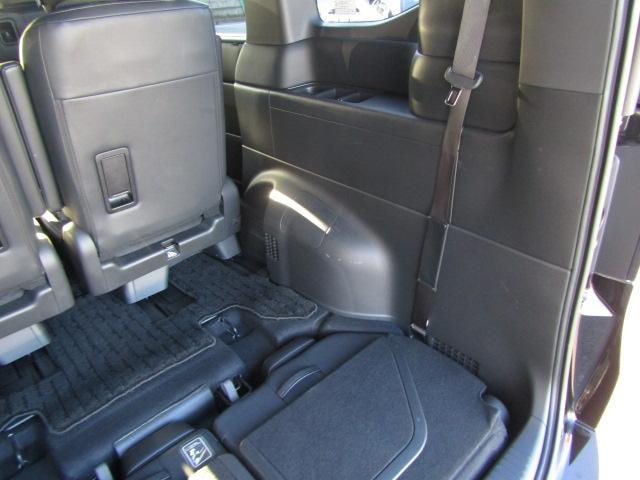 Honda STEPWAGON 2023 — фото автомобиля 1