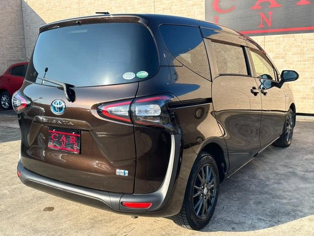 Toyota SIENTA 2017 — фото автомобиля 1
