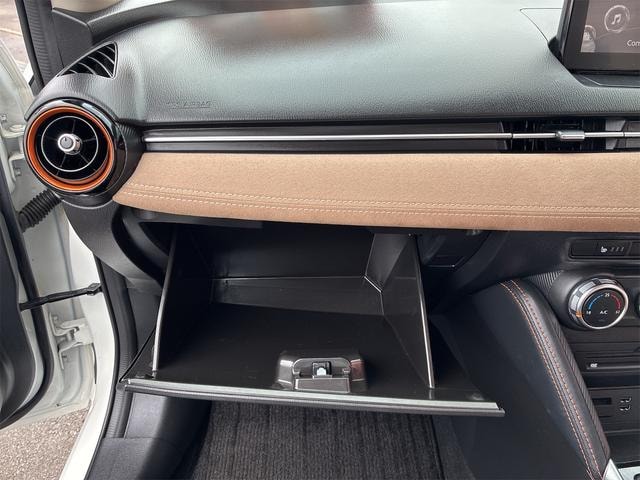 Mazda DEMIO 2017 — фото автомобиля 1
