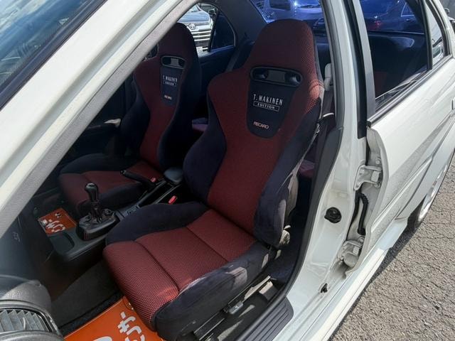 Mitsubishi LANCER 2000 — фото автомобиля 1