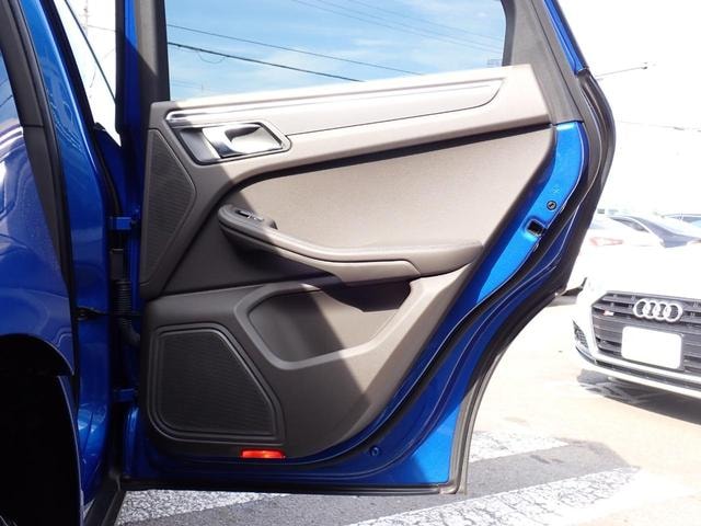 Миниатюра 37