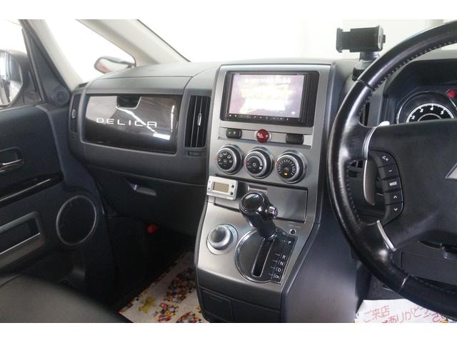 Mitsubishi DELICA D:5 2011 — фото автомобиля 1