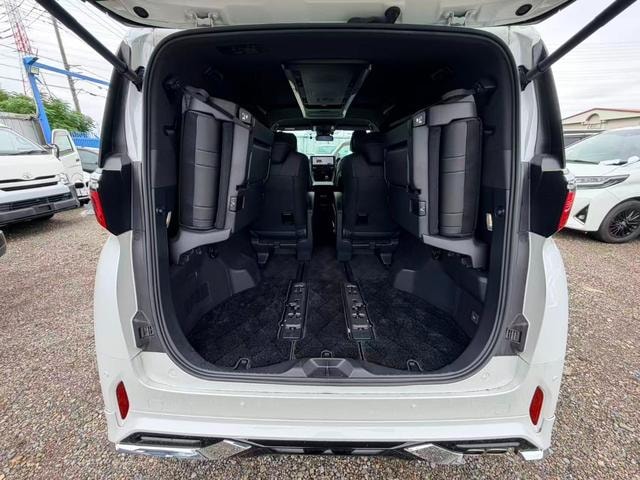Toyota ALPHARD HYBRID 2023 — фото автомобиля 1