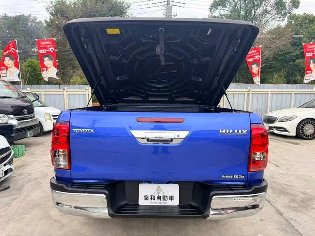 Toyota HILUX 2017 — фото автомобиля 1