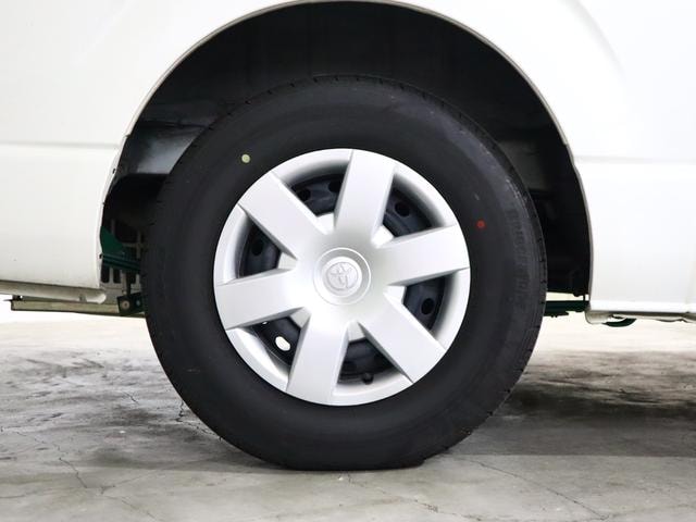 Toyota HIACE VAN 2024 — фото автомобиля 1