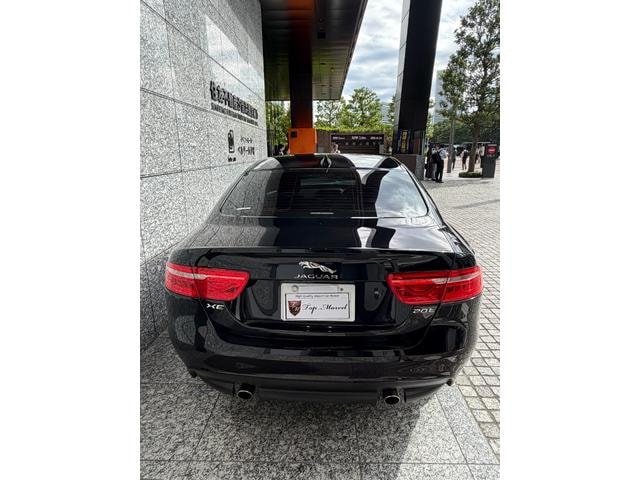Jaguar XE 2017 — фото автомобиля 1