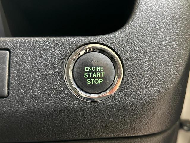 Toyota VOXY 2013 — фото автомобиля 1