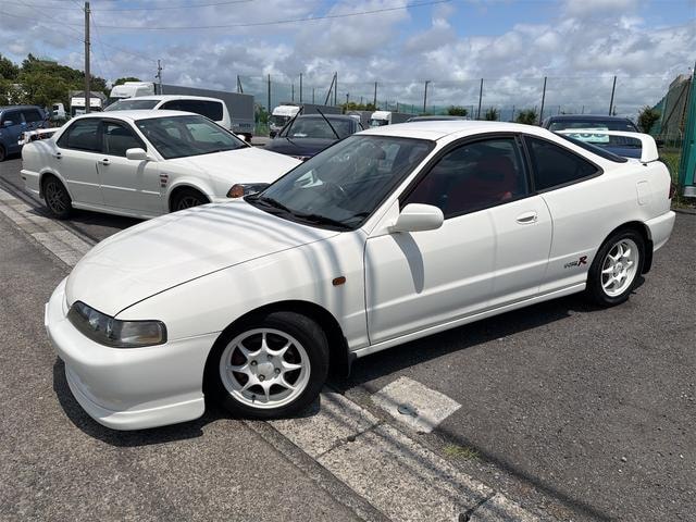 Honda INTEGRA 1997 — фото автомобиля 1