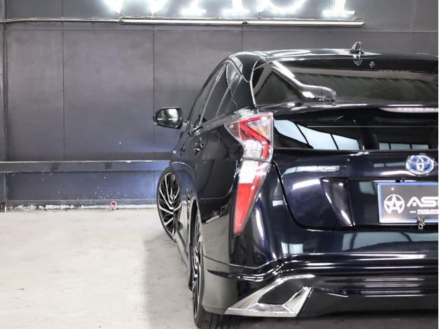 Toyota PRIUS 2016 — фото автомобиля 1