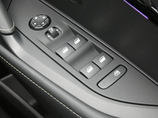Peugeot 208 2025 — фото автомобиля 1