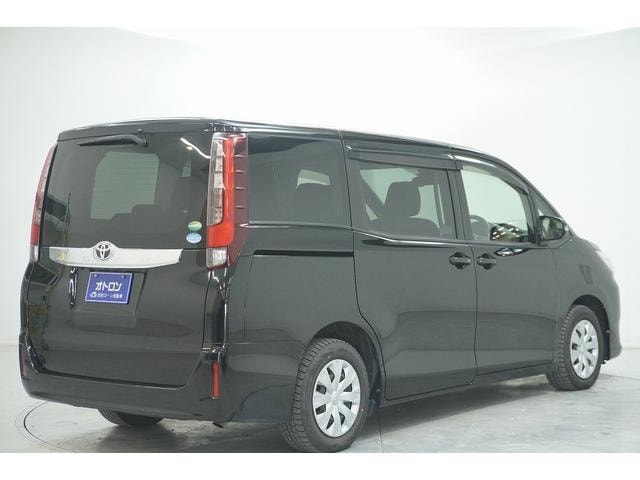 Toyota NOAH 2017 — фото автомобиля 1