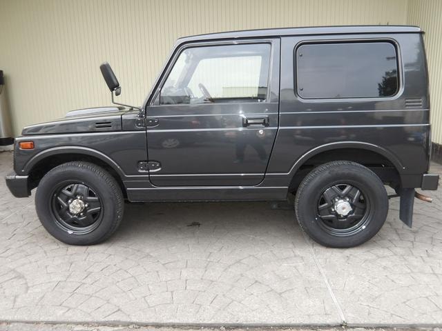 Suzuki JIMNY 1993 — фото автомобиля 1