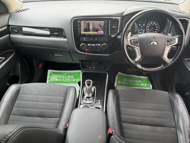 Mitsubishi OUTLANDER PHEV 2017 — фото автомобиля 1