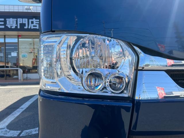 Toyota HIACE VAN 2019 — фото автомобиля 1