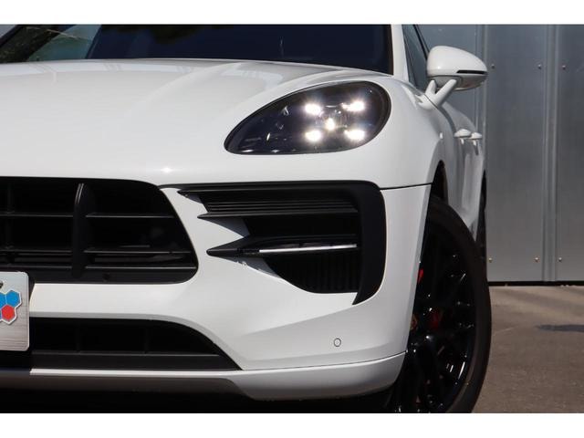 Porsche MACAN 2021 — фото автомобиля 1