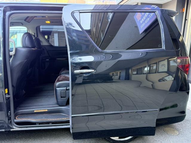 Toyota ALPHARD 2012 — фото автомобиля 1