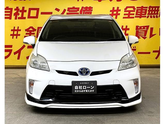 Toyota PRIUS 2012 — фото автомобиля 1