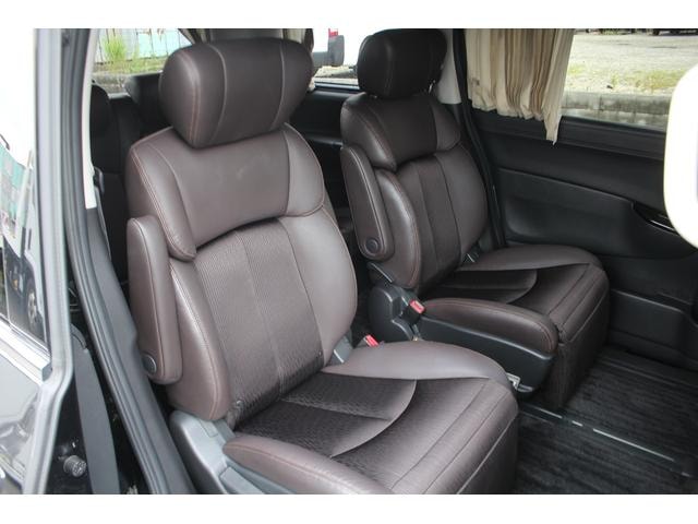 Nissan ELGRAND 2021 — фото автомобиля 1