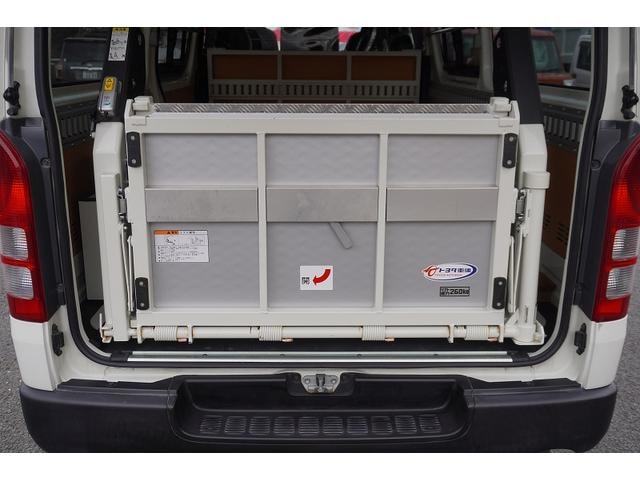 Toyota HIACE VAN 2015 — фото автомобиля 1