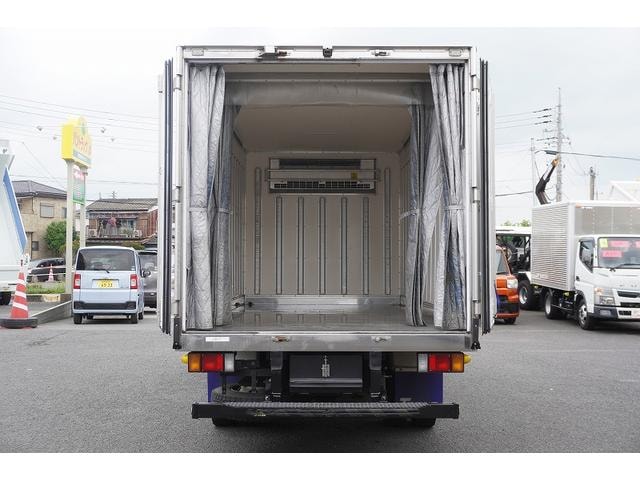 Isuzu ELF TRUCK 2020 — фото автомобиля 1