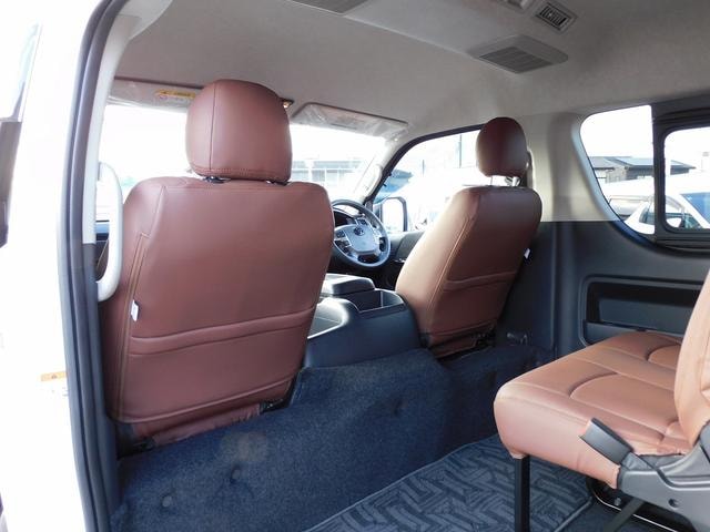 Toyota HIACE WAGON 2025 — фото автомобиля 1