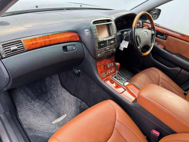 Toyota CELSIOR 2004 — фото автомобиля 1