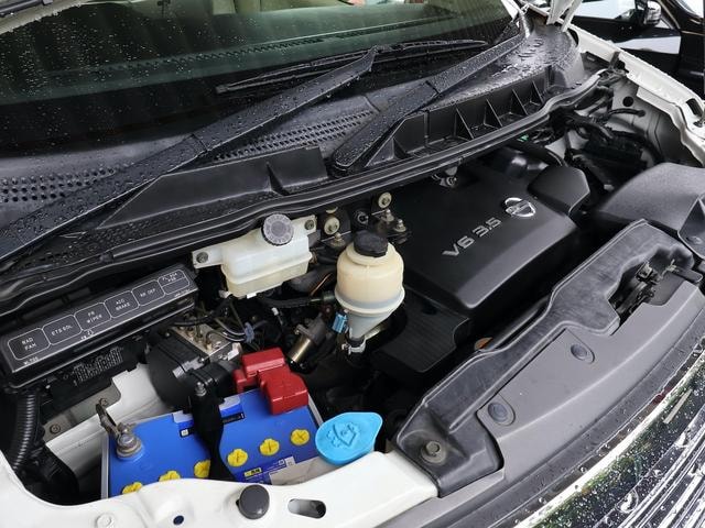 Nissan ELGRAND 2005 — фото автомобиля 1