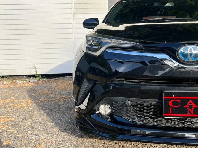 Toyota C-HR 2017 — фото автомобиля 1