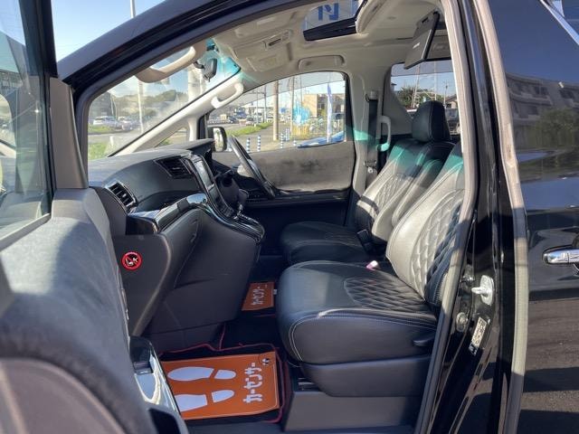 Toyota VELLFIRE 2012 — фото автомобиля 1