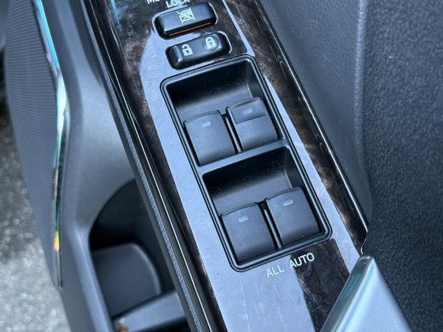 Toyota VELLFIRE 2012 — фото автомобиля 1