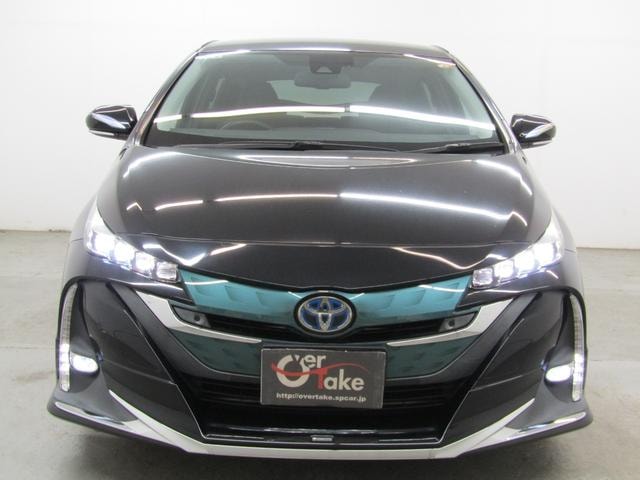 Toyota PRIUS PHV 2017 — фото автомобиля 1