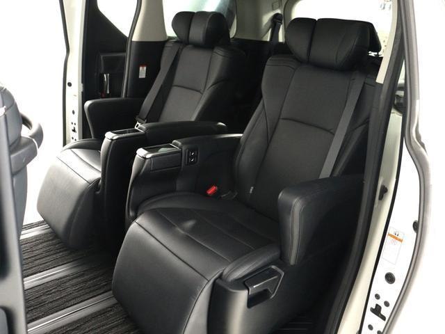 Toyota VELLFIRE 2018 — фото автомобиля 1