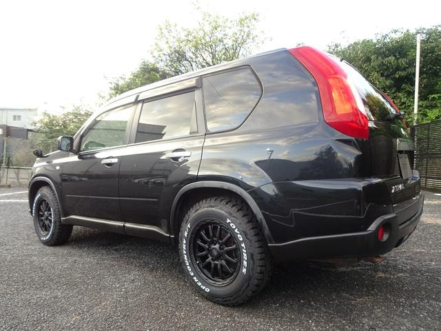 Nissan X-TRAIL 2012 — фото автомобиля 1