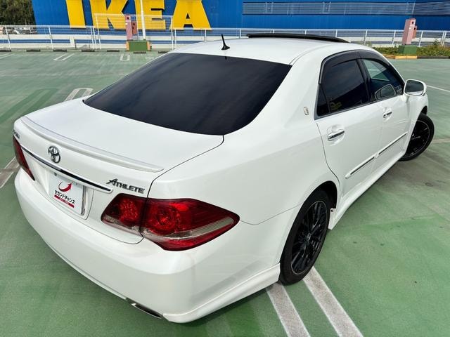 Toyota CROWN 2008 — фото автомобиля 1