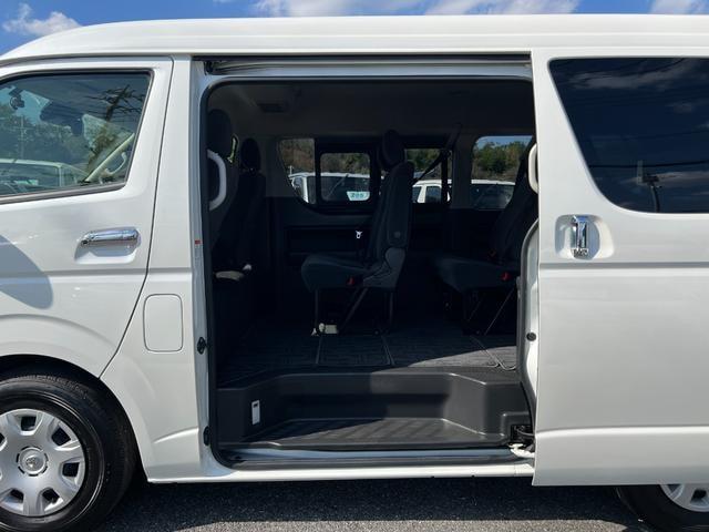 Toyota HIACE WAGON 2020 — фото автомобиля 1