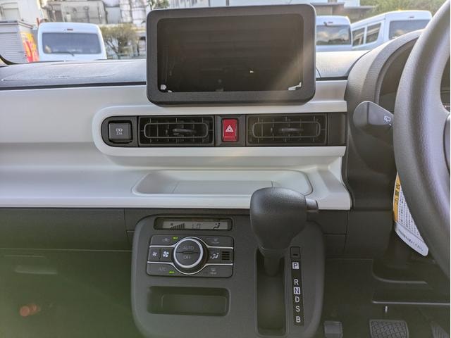 Daihatsu MOVE CANBUS 2025 — фото автомобиля 1