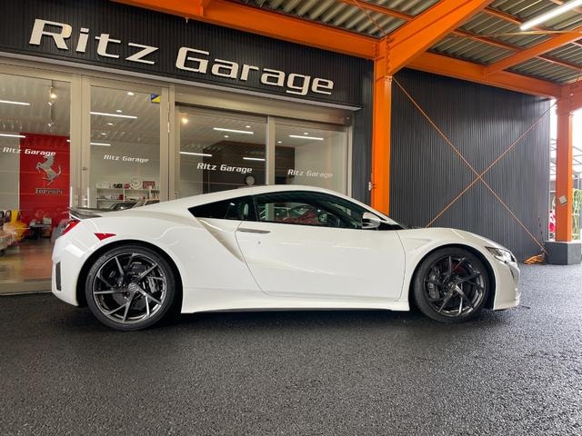 Honda NSX 2017 — фото автомобиля 1