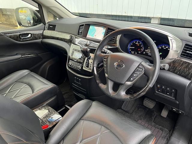 Nissan ELGRAND 2019 — фото автомобиля 1
