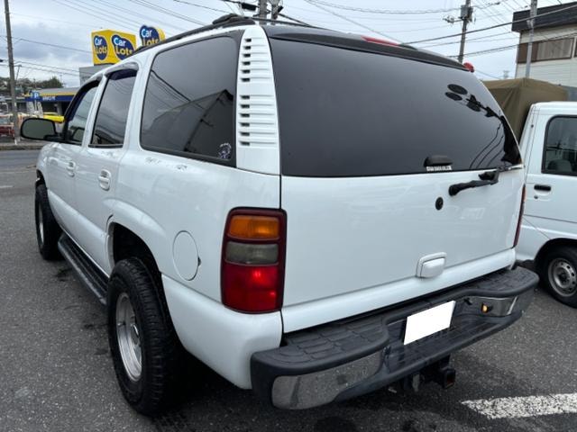 Gmc YUKON 2005 — фото автомобиля 1